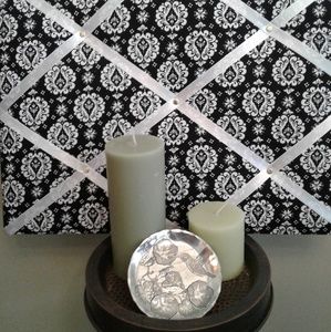 Cushioned display board handcrafted